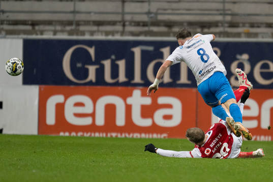 Värnamos Albion Ademi och Kalmars Lars Saetra