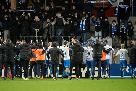 Värnamos spelare jublar