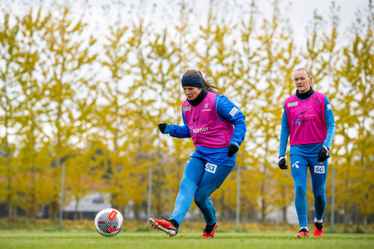 Tuva Hansen and Frida Maanum of the Norwegian women's