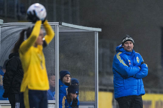 Head coach Martin Qvarmans Möller of Sweden