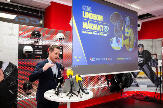 Tre Kronors förbundskapten Sam Hallam