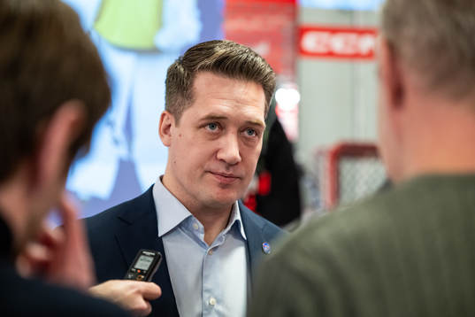 Tre Kronors förbundskapten Sam Hallam