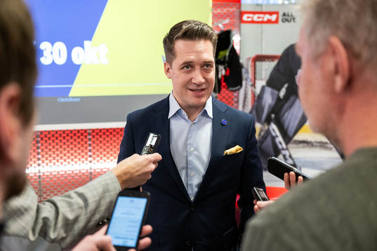 Tre Kronors förbundskapten Sam Hallam