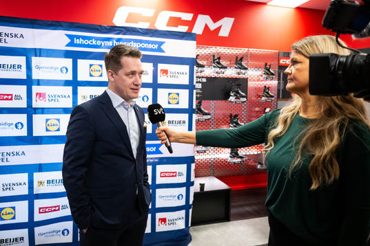 Tre Kronors förbundskapten Sam Hallam