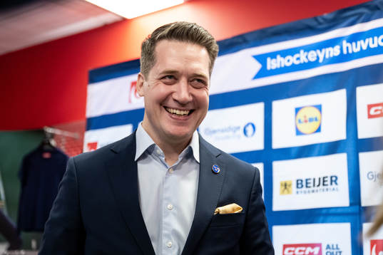 Tre Kronors förbundskapten Sam Hallam