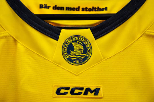 Svenska Ishockeyförbundets logotyp på en matchtröja
