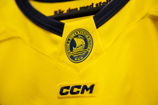 Svenska Ishockeyförbundets logotyp på en matchtröja