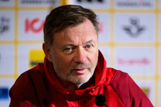 Head coach Peter Gerhardsson of the Swedish women's