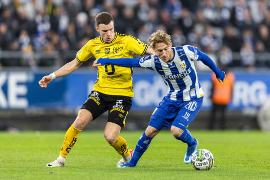Elfsborgs Andri Fannar Baldursson och IFK Göteborgs Arbnor