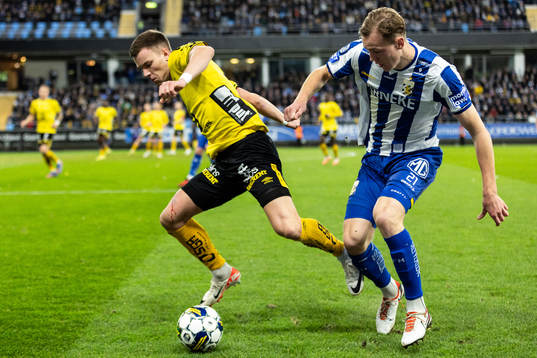Elfsborgs Andri Fannar Baldursson och IFK Göteborgs Adam