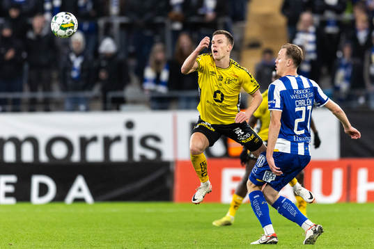 Elfsborgs Andri Fannar Baldursson och IFK Göteborgs Adam
