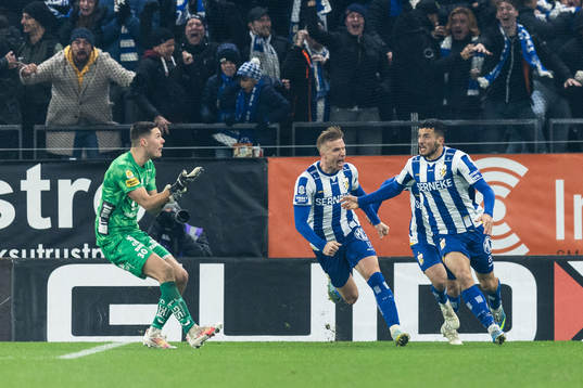 IFK Göteborgs spelare jublar