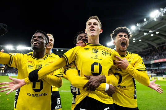 Elfsborgs Alexander Bernhardsson jublar