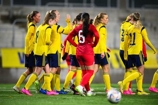 Klara Svensson Senelius of Sweden celebrates with teammates