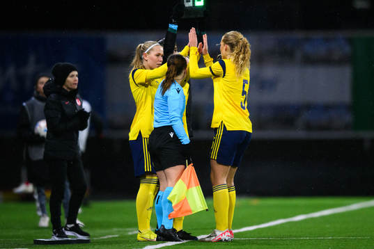 Ida Garmfors and Smilla Holmberg of Sweden