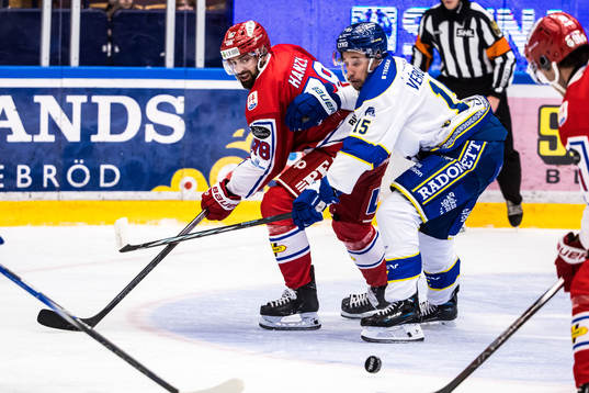 Timrås Robin Hanzl och Leksands Max Veronneau