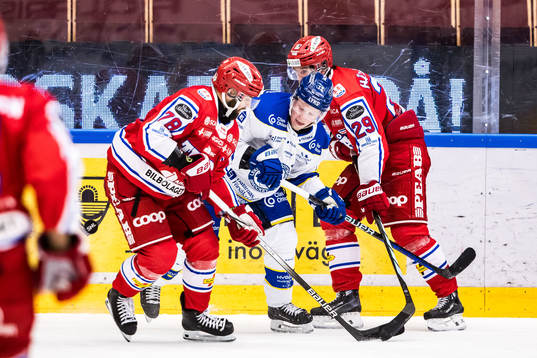 Timrås Robin Hanzl och Leksands Kalle Östman och Timrås