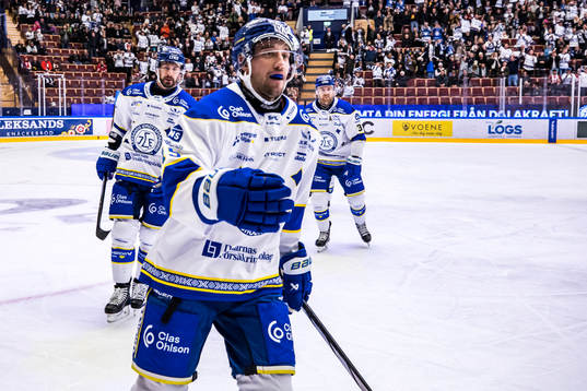 Leksands Max Veronneau jublar