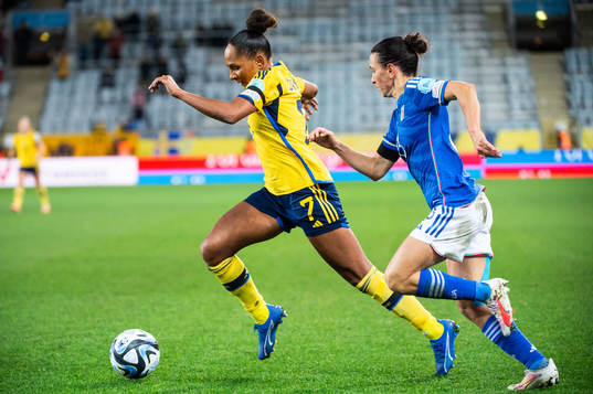 Madelen Janogy of Sweden and Lucia Di Guglielmo of Italy