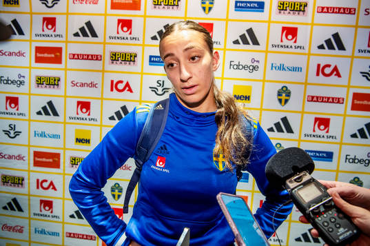 Rusul Rosa Kafaji of Sweden in mixed zone