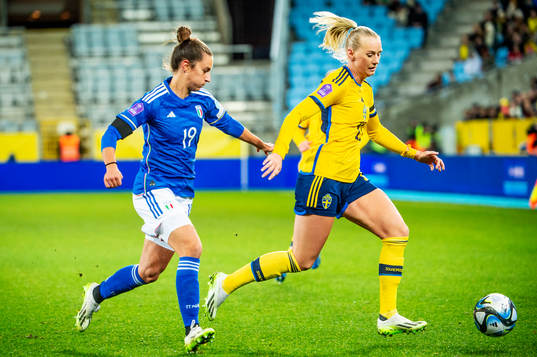 Stina Blackstenius of Sweden and Martina Lenzini of Italien