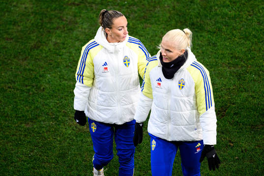 Kosovare Asllani of Sweden looks dejected