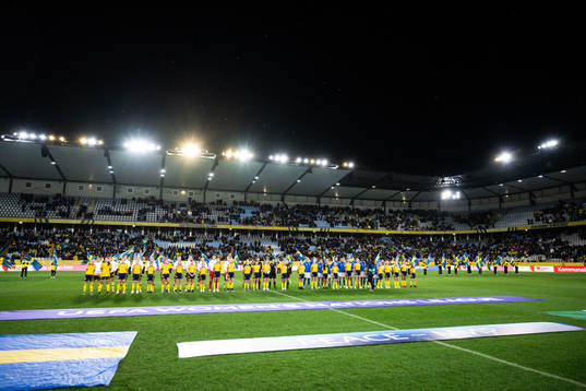 Players of Sweden and of Italy