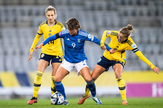 Valentina Giacinti of Italy against Nathalie Björn and