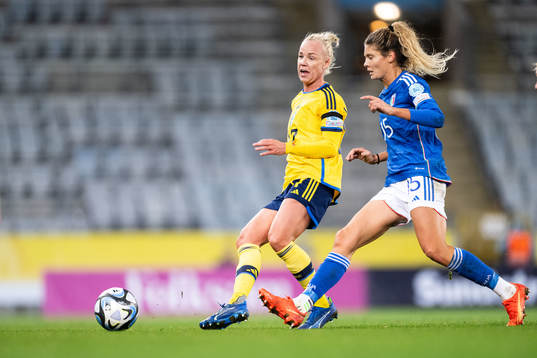 Caroline Seger of Sweden and Michela Cambiaghi of Italy
