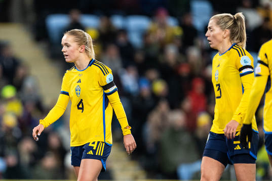 Hanna Lundkvist and Linda Sembrant of Sweden look dejected