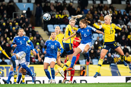 Linda Sembrant of Sweden scores 1-1