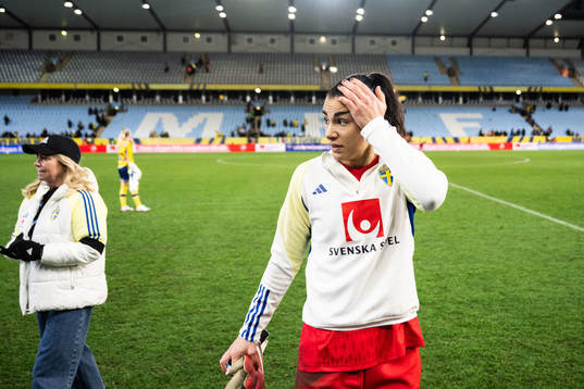 goalkeeper Zecira Musovic of Sweden looks dejected
