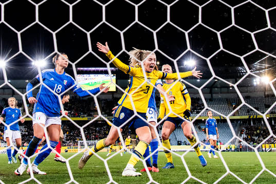 Bläddra bland fler bilder av Football, Nations League, Sweden - Italy