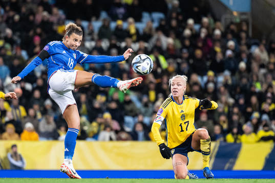 Arianna Caruso of Italy and Caroline Seger of Sweden