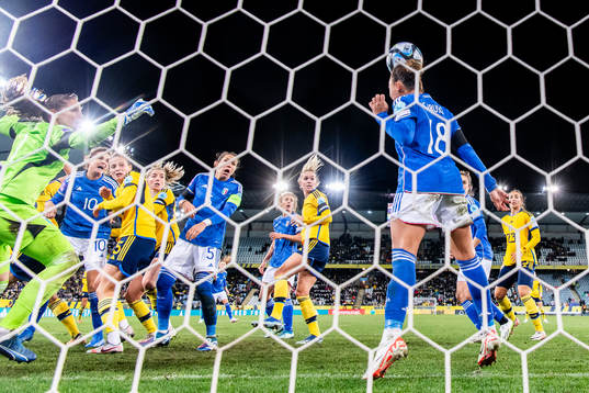 Arianna Caruso of Italy makes a save