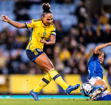 Madelen Janogy of Sweden and Elena Linari of Italy