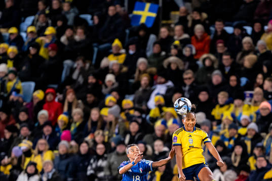 Arianna Caruso of Italy and Madelen Janogy of Sweden