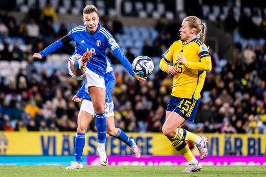 Arianna Caruso of Italy and Anna Anvegård of Sweden