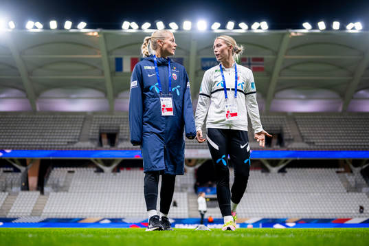 Guro Bergsvand and Mimmi Löfwenius of Norway