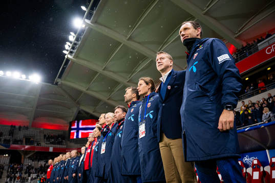 Coach Bård Homstøl, goalkeeper coach Jon Knudsen,