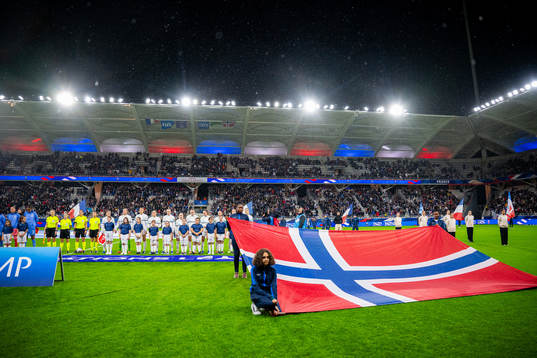 Players of Norway line up
