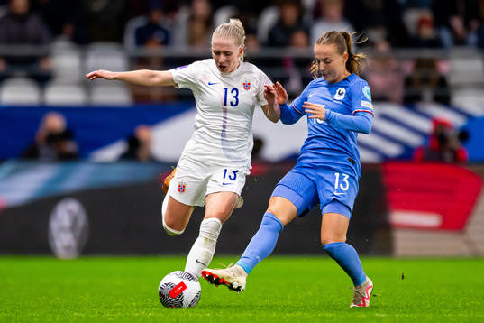 Thea Bjelde of Norway and Julie Dufour of France