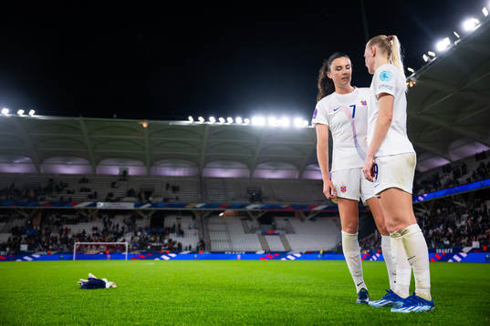 Ingrid Syrstad Engen and Karina Sævik of Norway