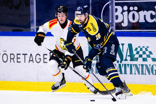 Brynäs Anton Johannesson och Södertäljes Linus Videll