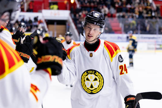 Brynäs Linus Lindblom jublar
