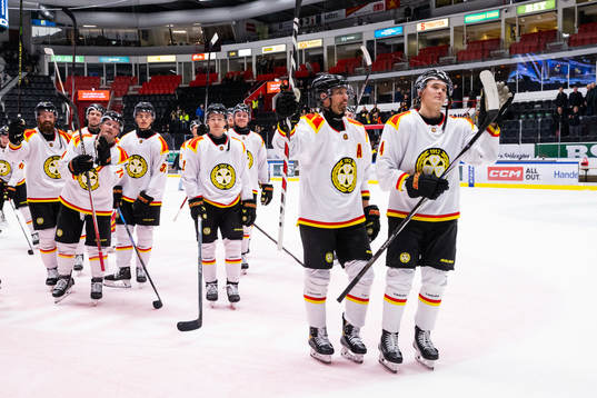 Brynäs Anton Rödin och Linus Lindblom jublar