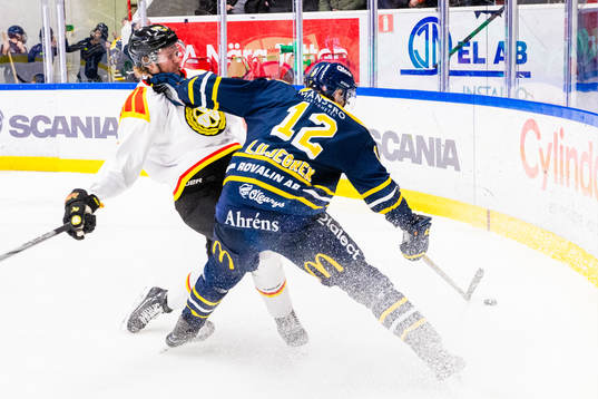 Brynäs Oskar Kvist och Södertäljes Viktor Liljegren