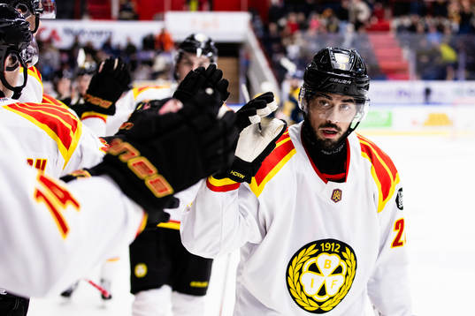 Brynäs Tyler Vesel jublar