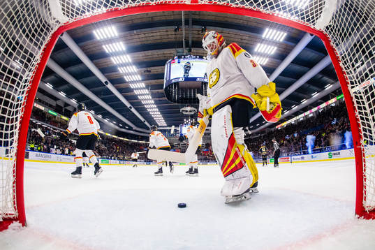 Brynäs målvakt Anders Lindbäck deppar