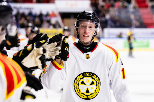 Brynäs Oliver Tärnström jublar